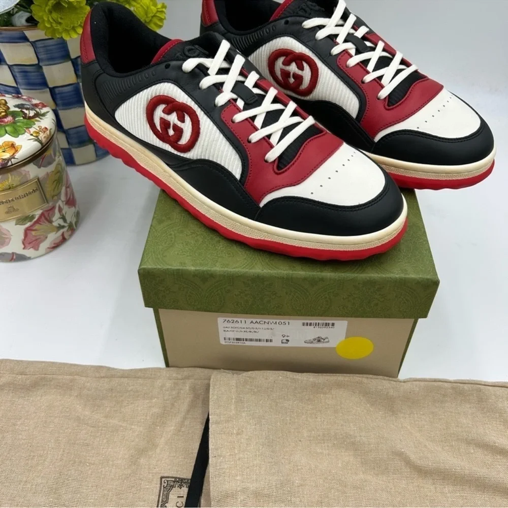 Men’s Gucci M•A•C low top leather sneakers size 9.5 it’s 10 US made in Italy